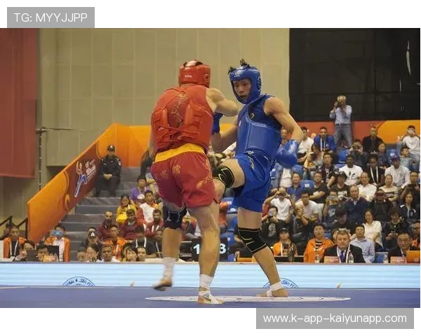 三回合连续换重拳，比赛节奏疯狂